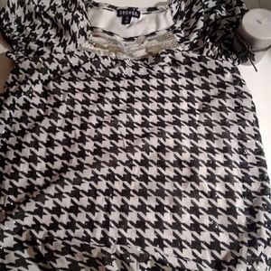 Girls black and white 7-8 shirt/blouse